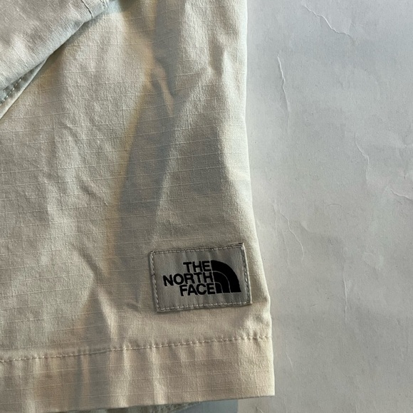 The North Face outdoors pullover with side zip - Picture 2 of 7